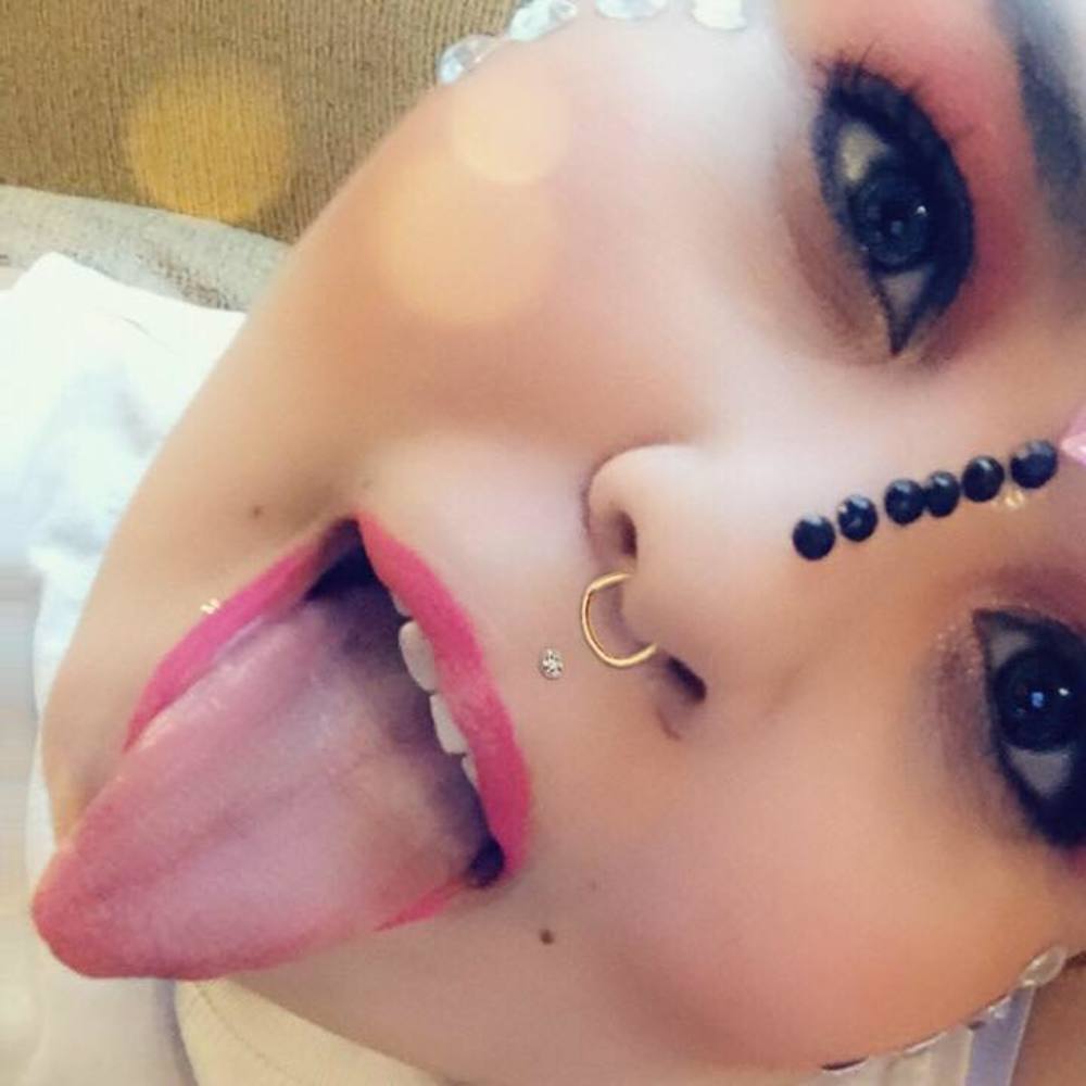 Meet your Posher, Maiida